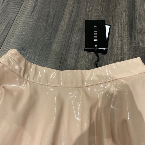XS Pink faux leather skirt - Picture 2 of 4